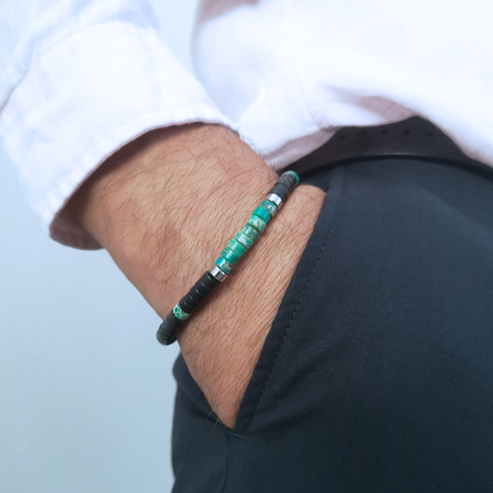 bracelet-homme-agate-noire-et-jaspe-vert-perles-heishi.jpg